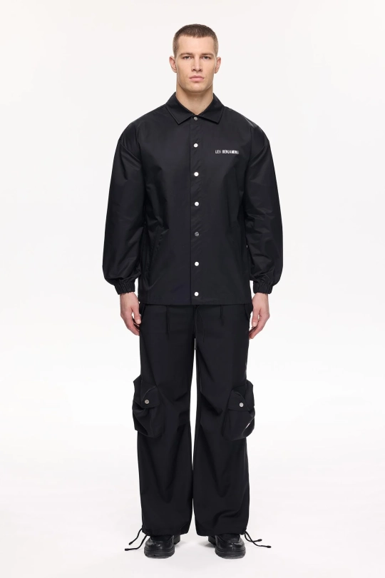 Мужская лёгкая куртка на пуговицах